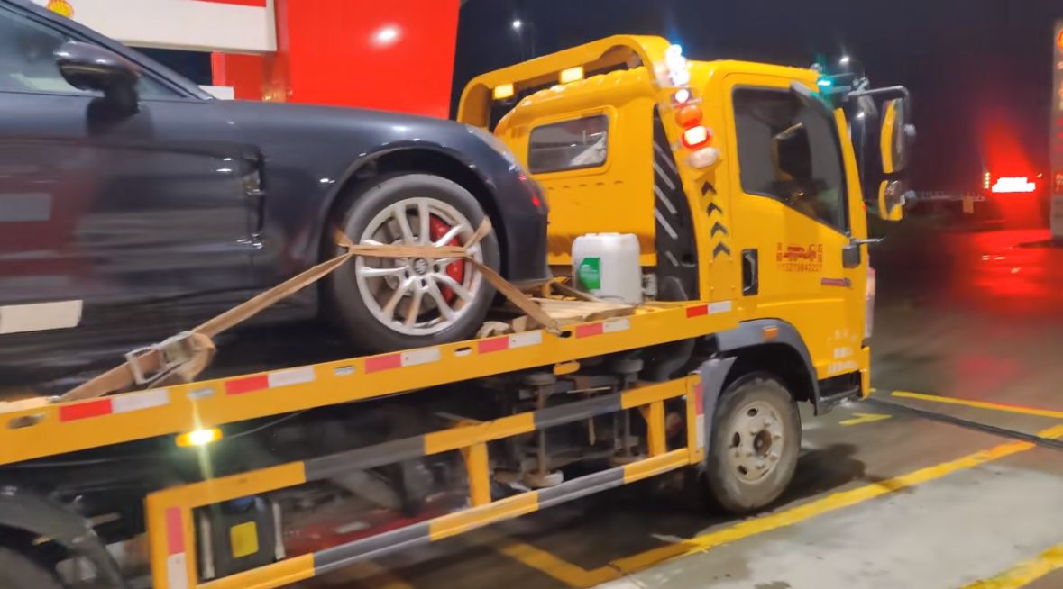 金门行车途中遇到突发状况该如何呼叫道路救援？